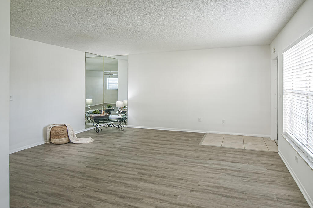 64 Woodland Drive 102