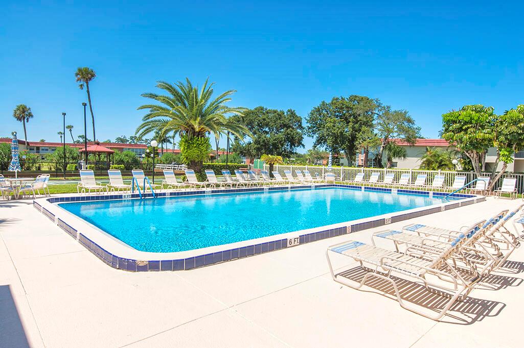 64 Woodland Drive 102