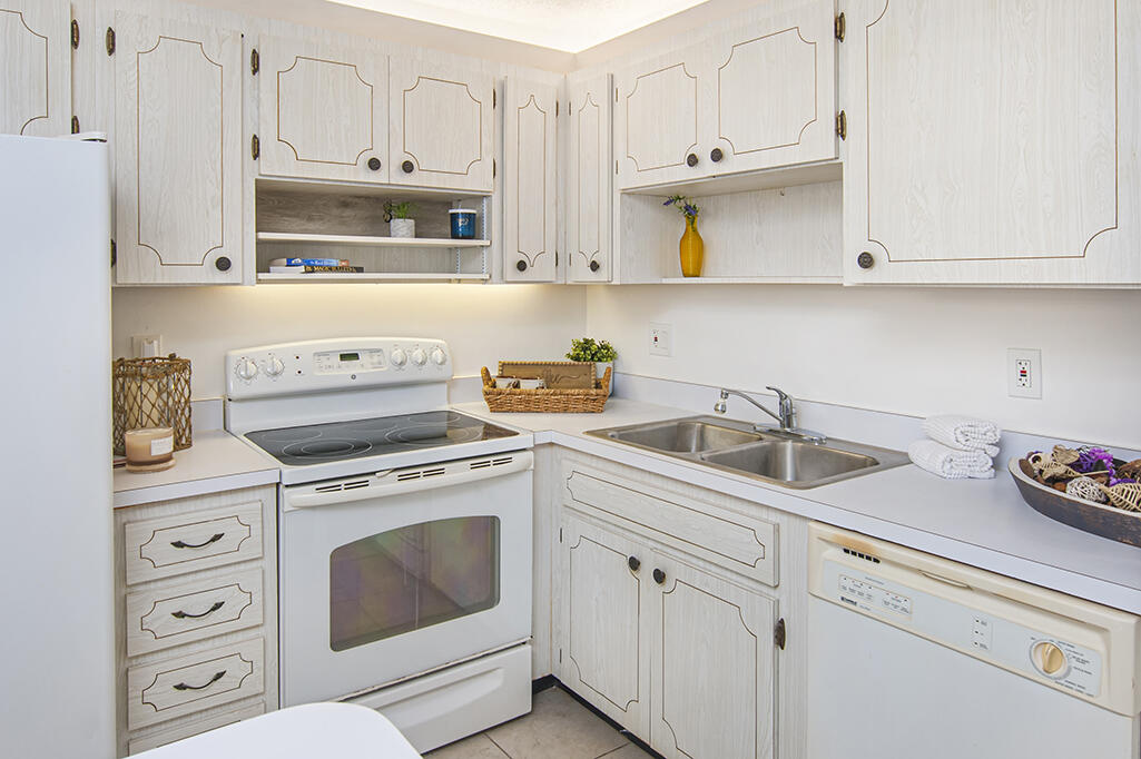 64 Woodland Drive 102