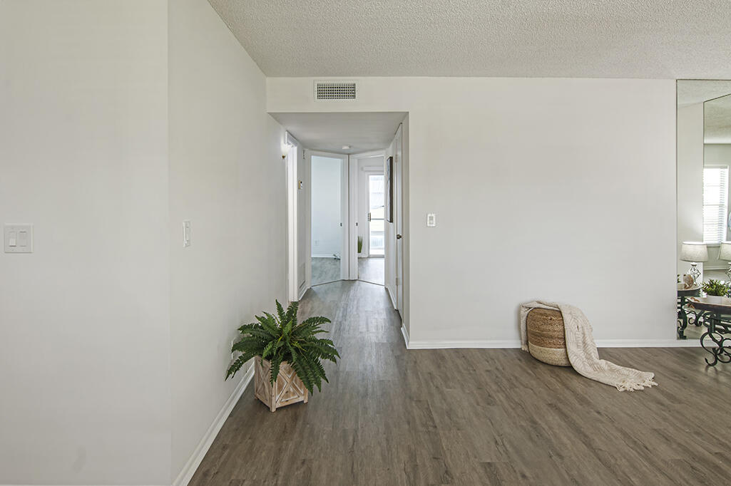 64 Woodland Drive 102