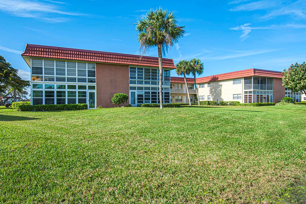 64 Woodland Drive 102