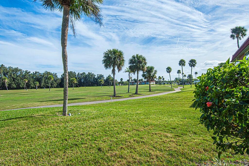 64 Woodland Drive 102