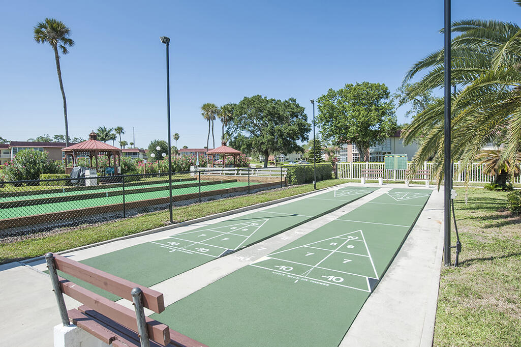 64 Woodland Drive 102