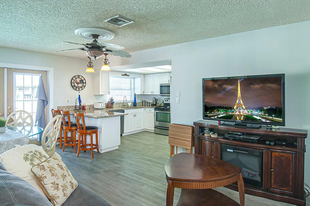 597 SE Floresta Drive