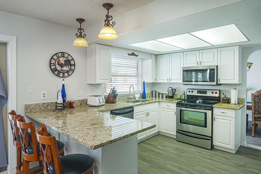 597 SE Floresta Drive