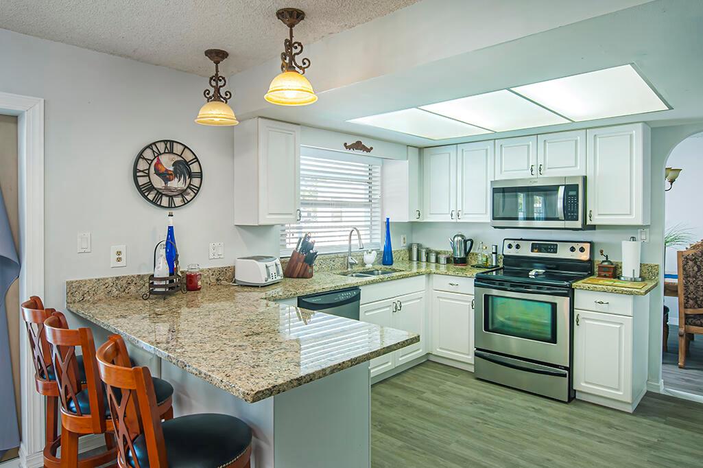 597 SE Floresta Drive