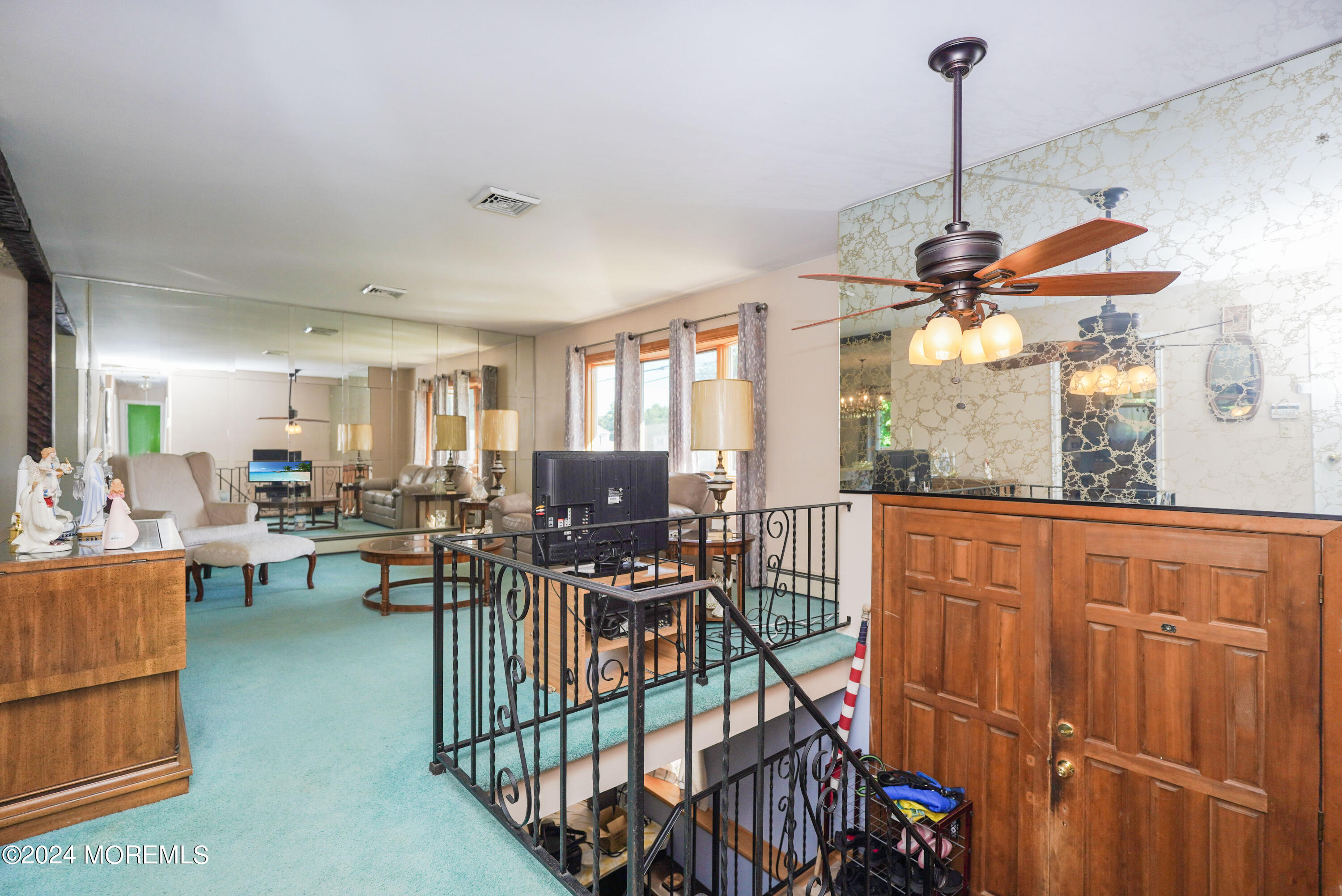719 John Terrace