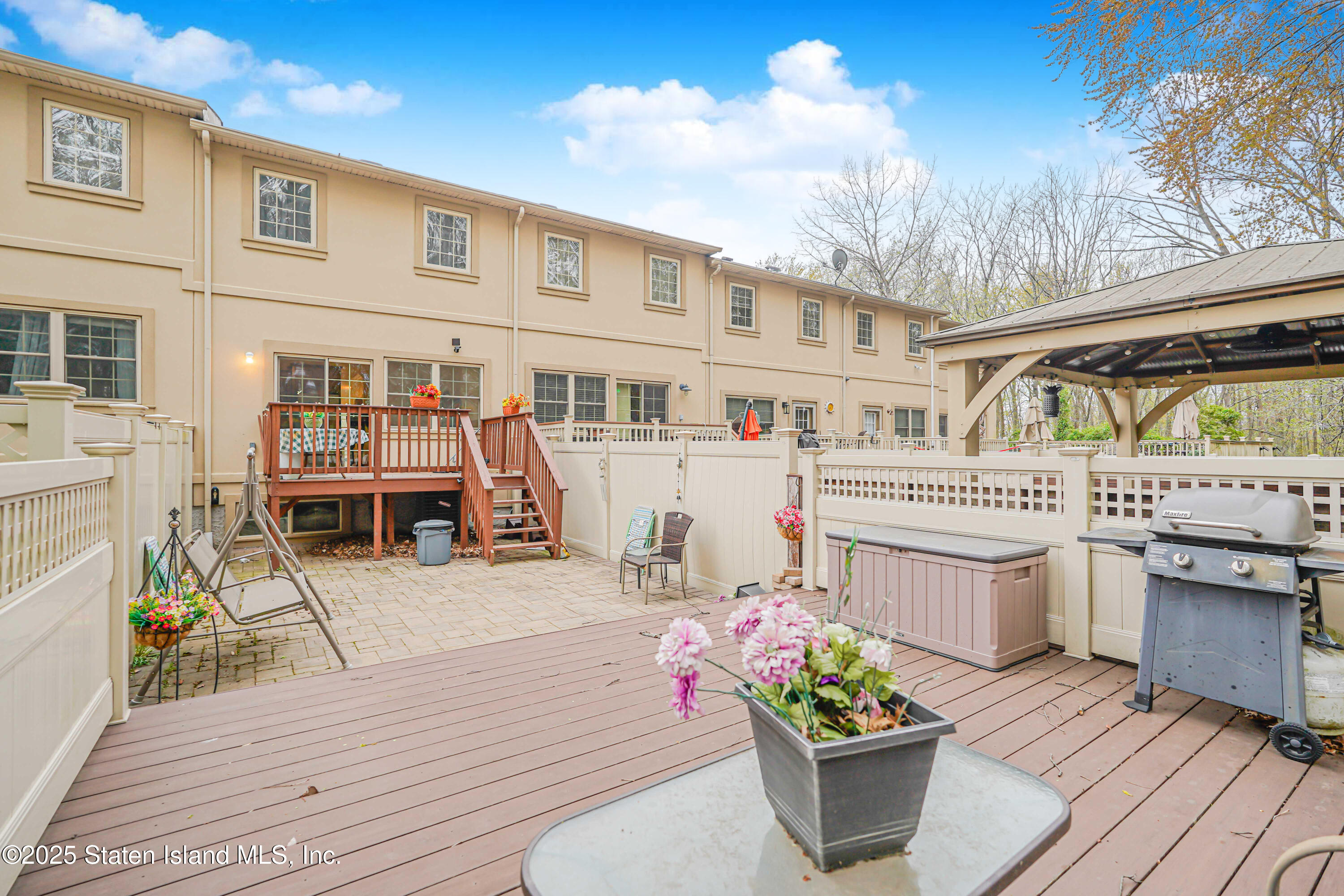 35 Monarch Court