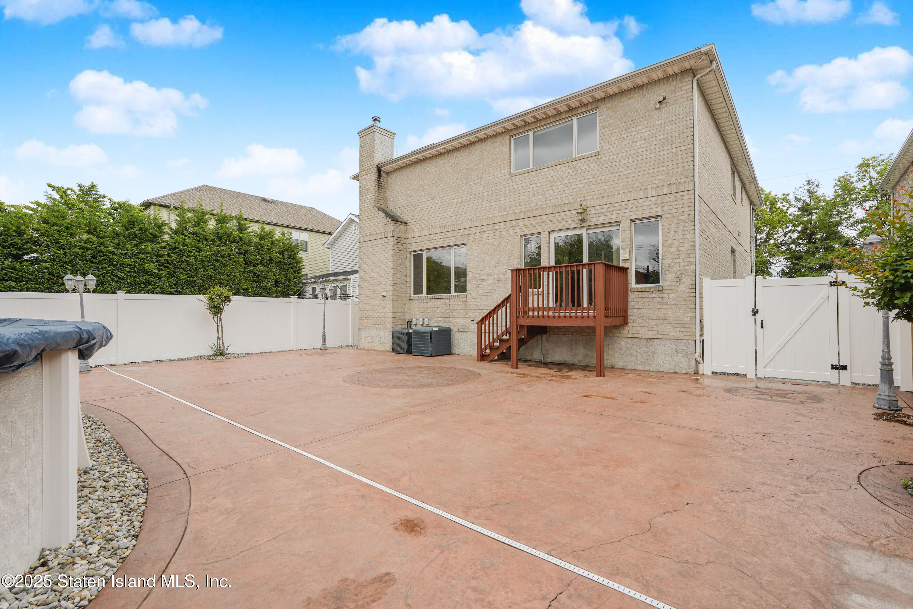 30 Carlton Court