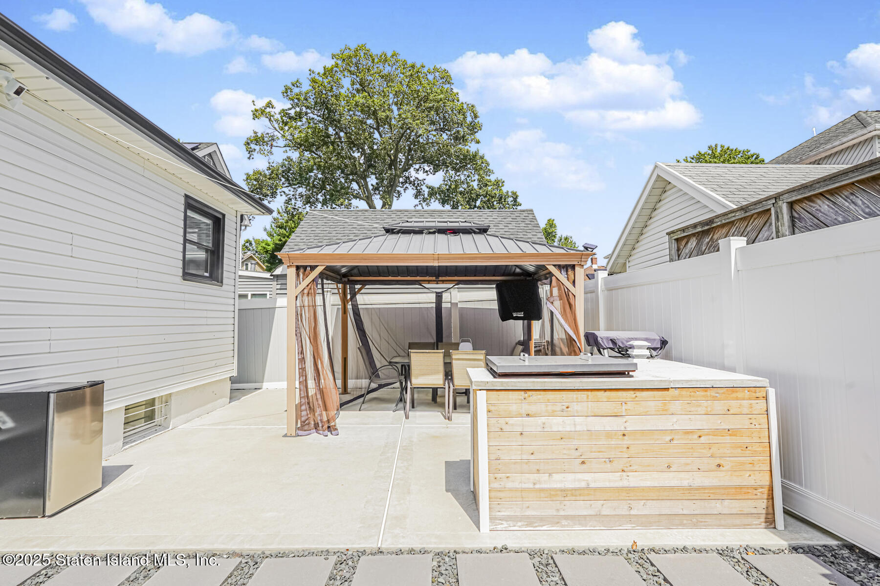 241 Lindenwood Road