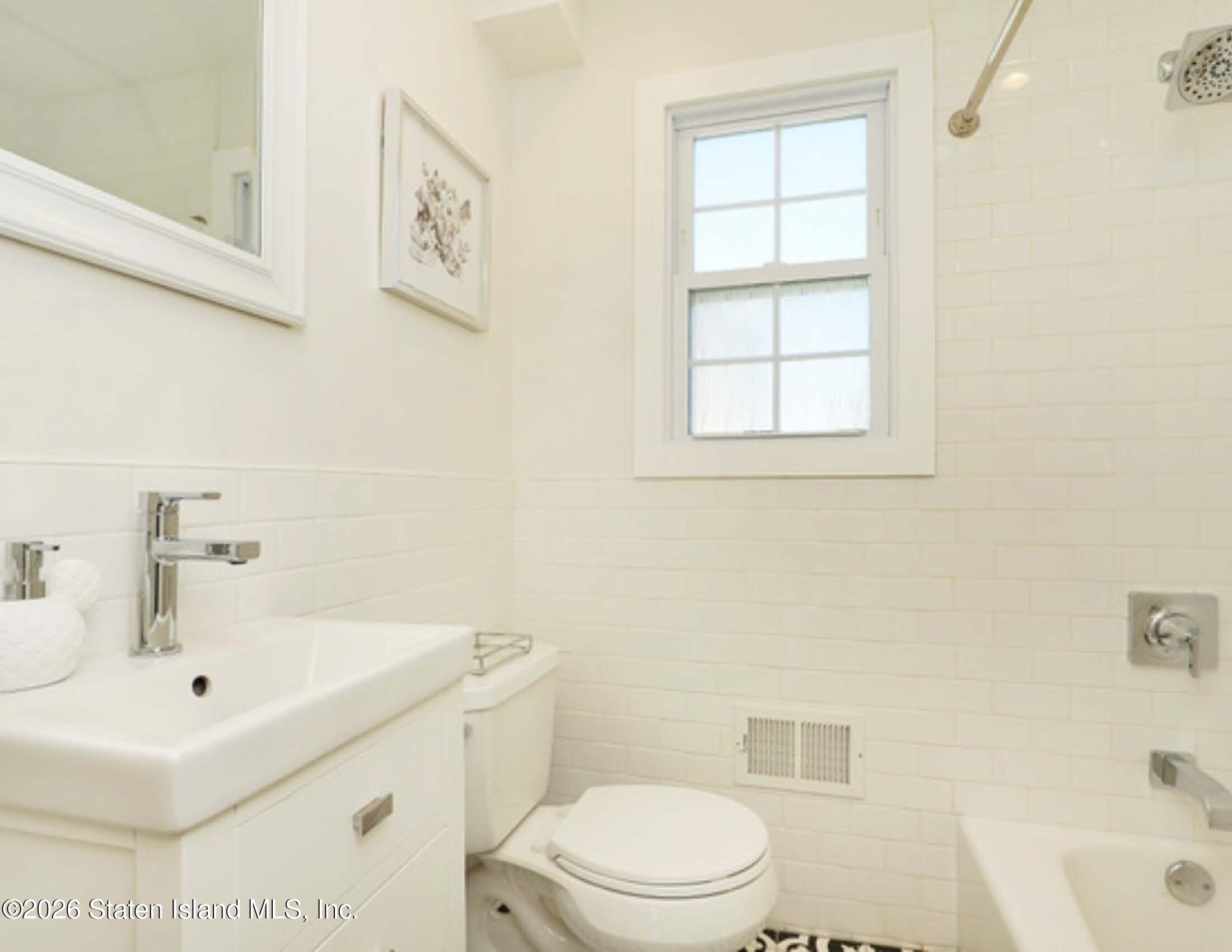 381 Lathrop Avenue