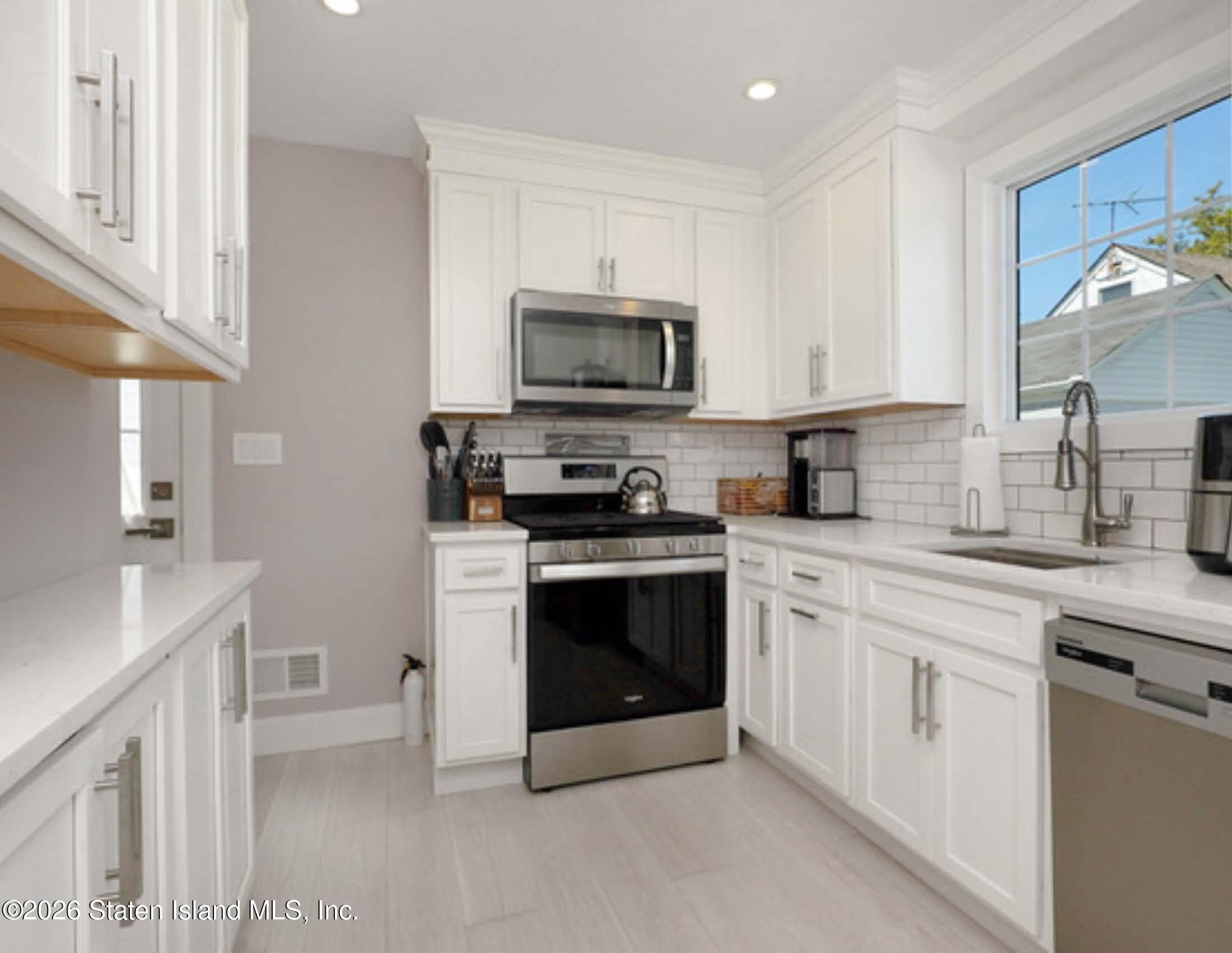 381 Lathrop Avenue