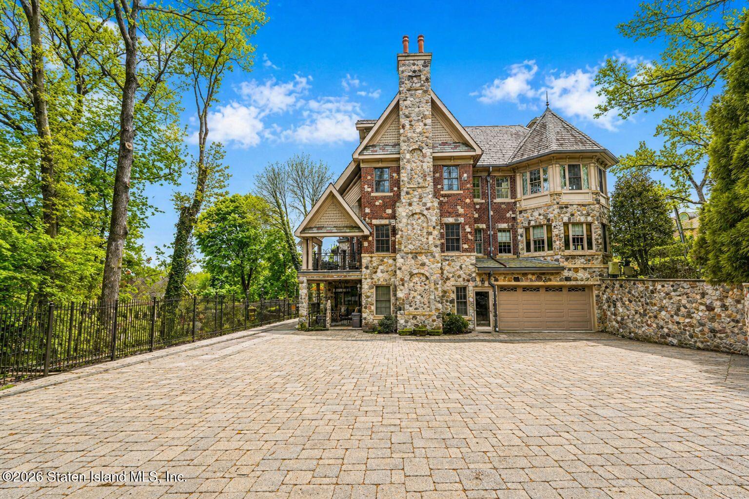 125 Benedict Road