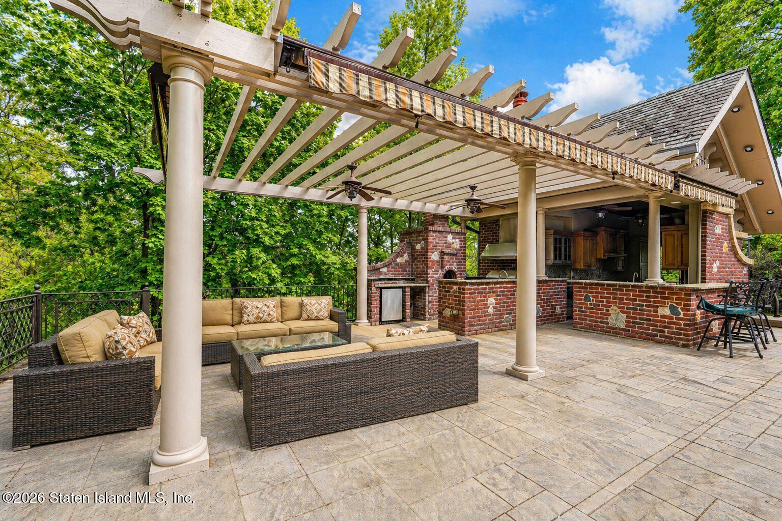 125 Benedict Road