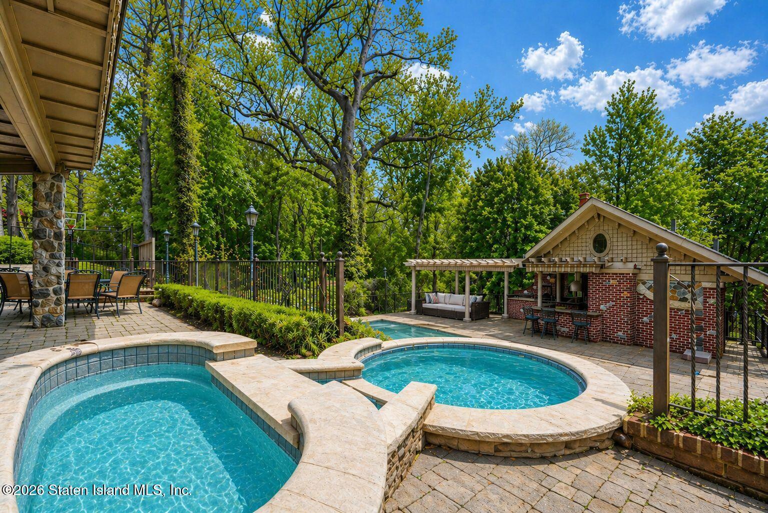 125 Benedict Road