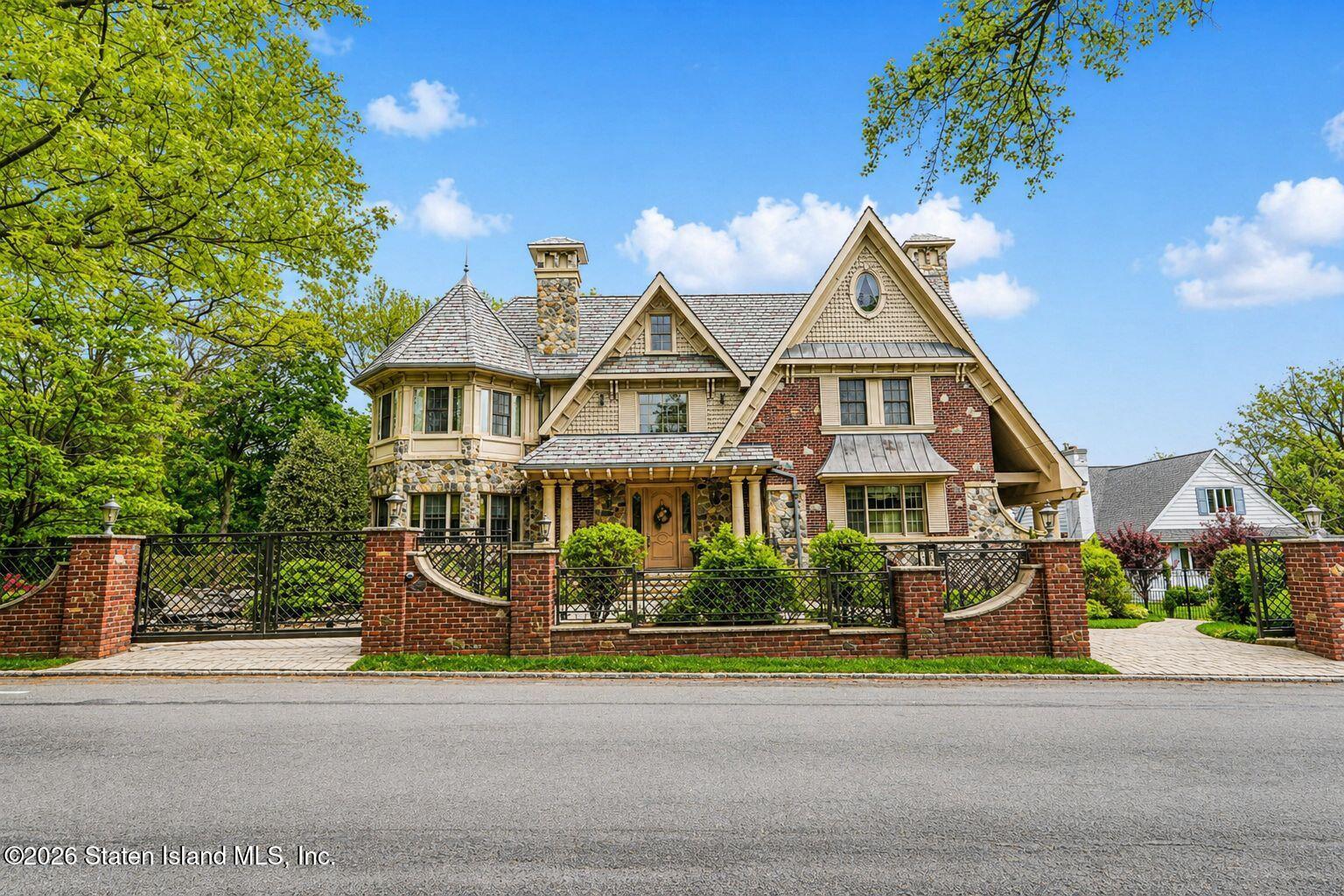 125 Benedict Road