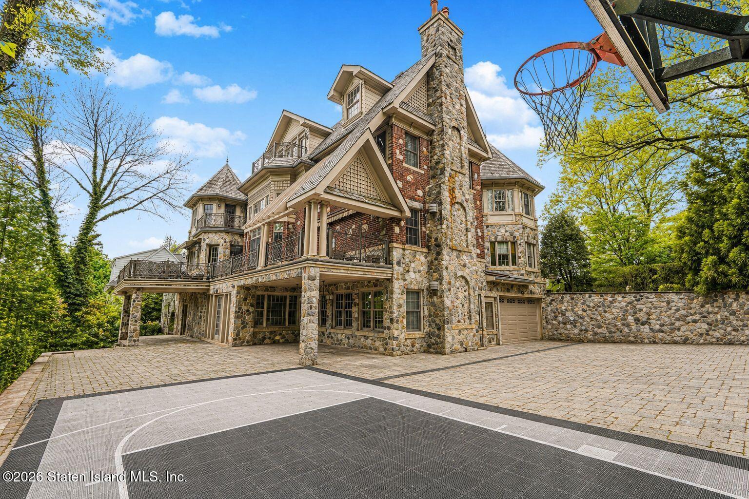 125 Benedict Road