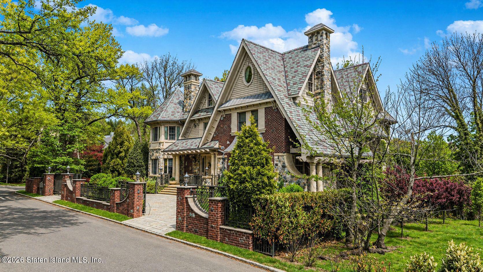 125 Benedict Road