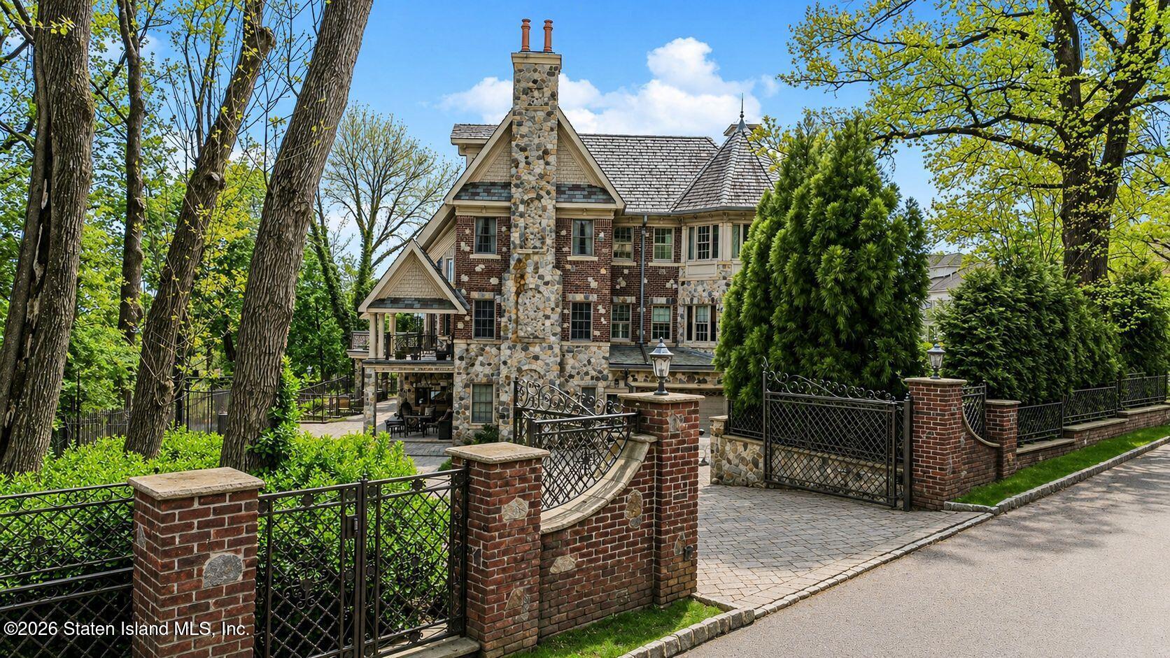 125 Benedict Road