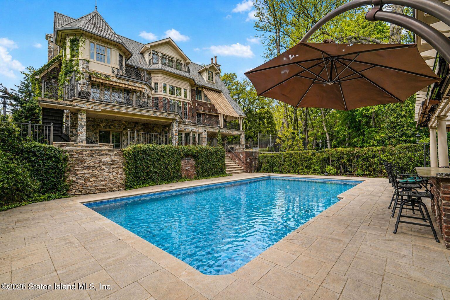 125 Benedict Road