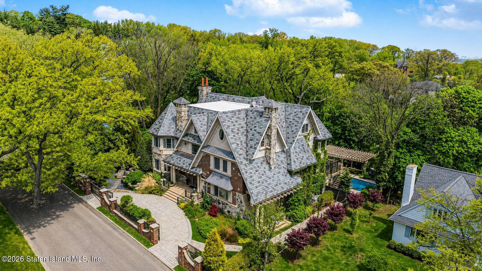 125 Benedict Road