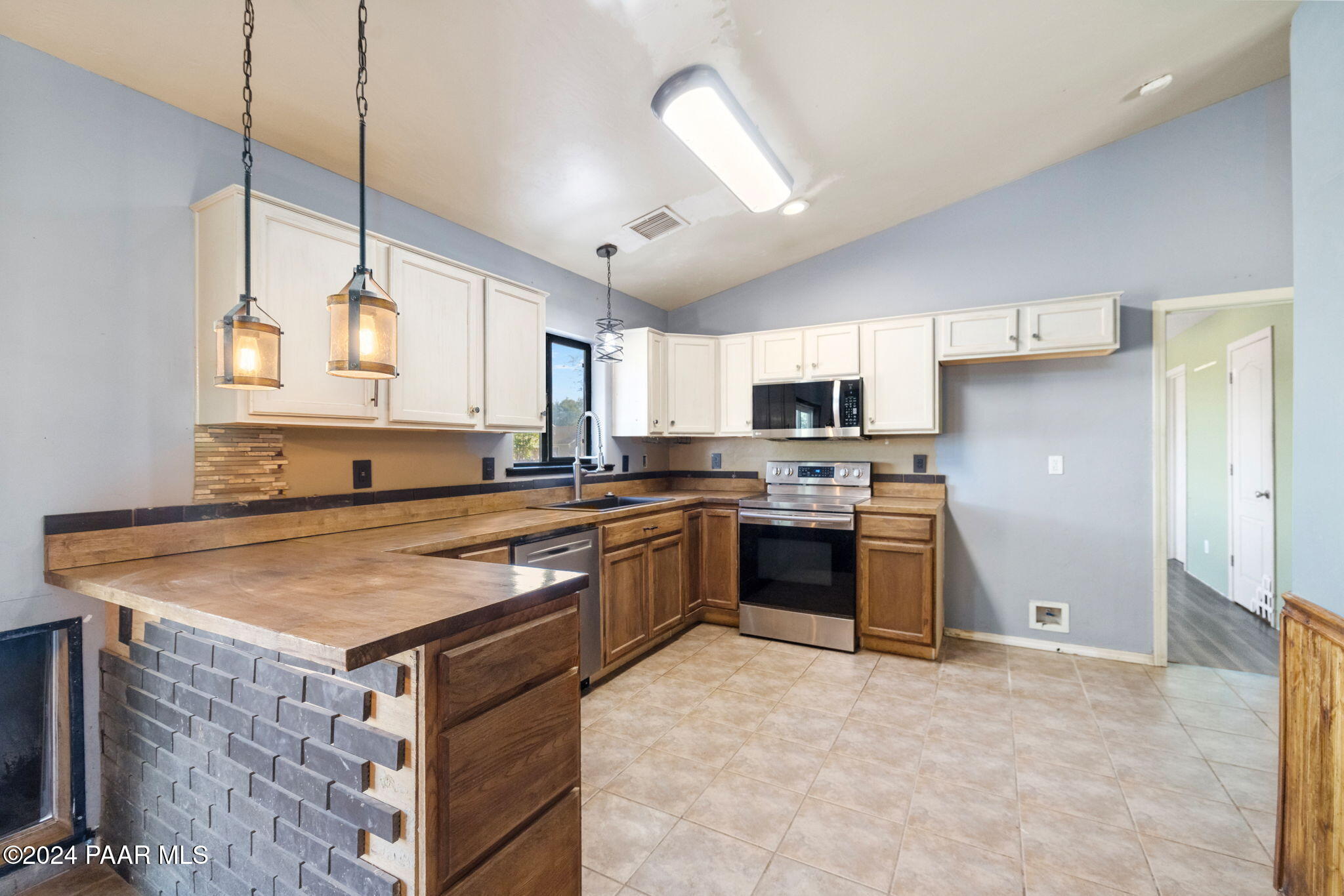 2311 Horseshoe Trail