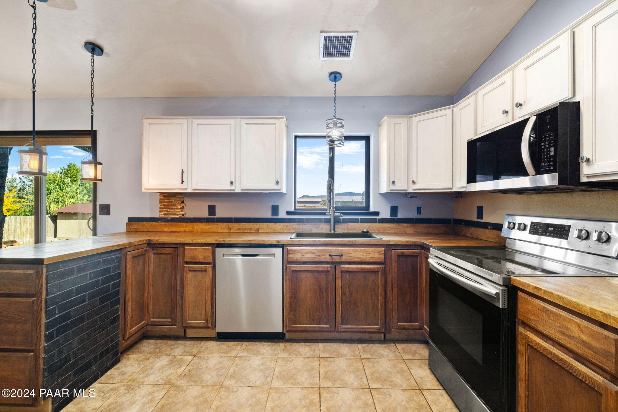 2311 Horseshoe Trail