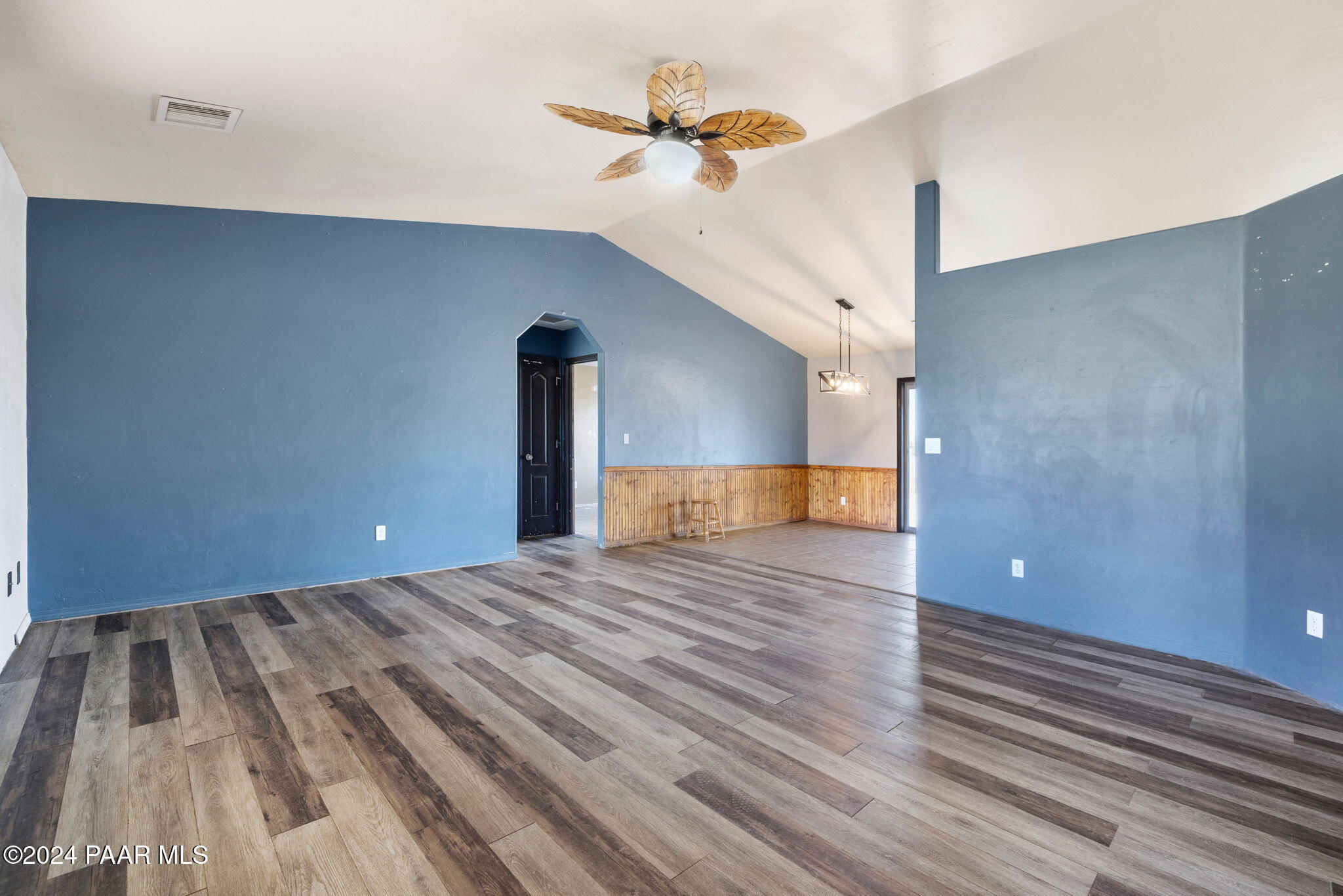 2311 Horseshoe Trail