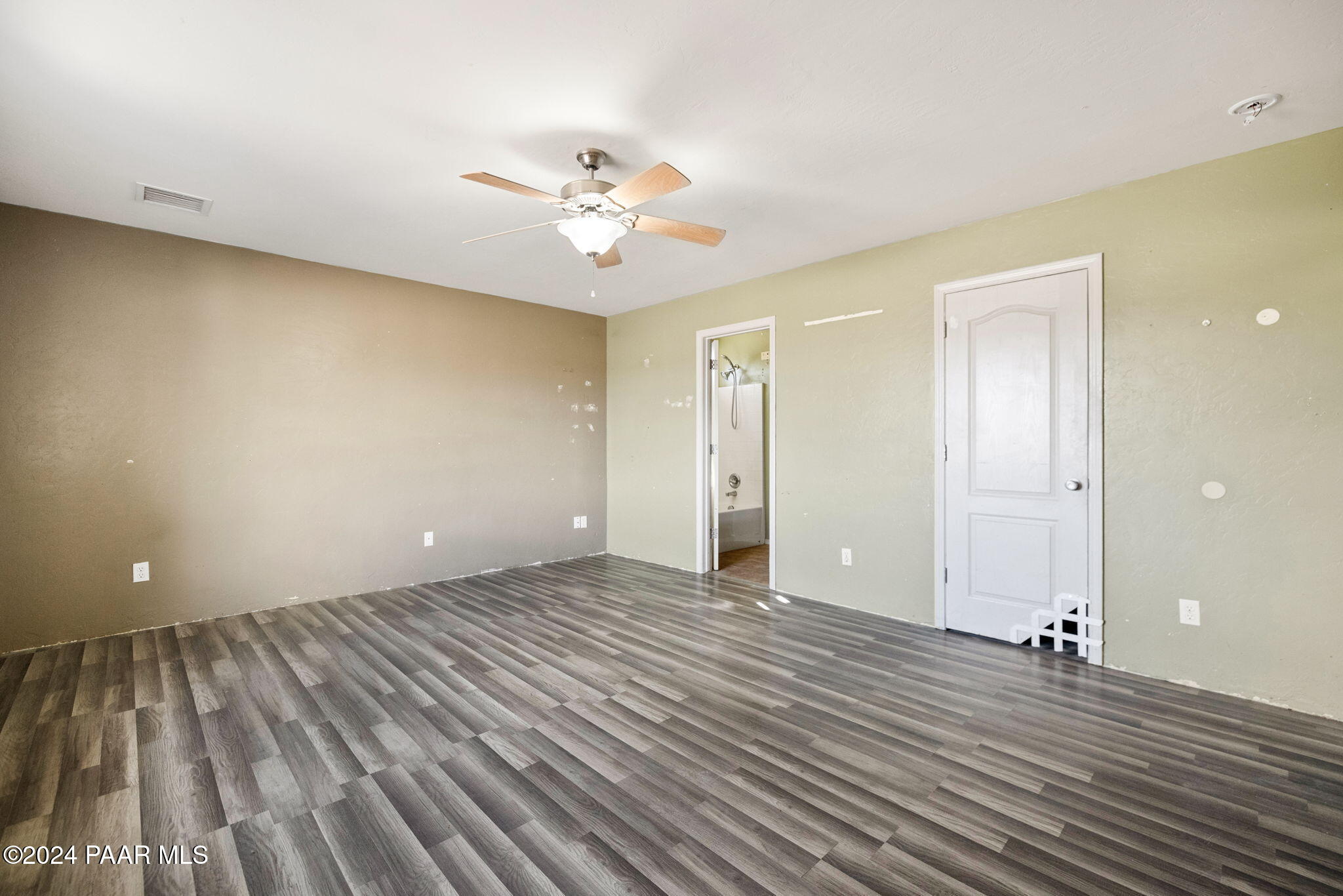 2311 Horseshoe Trail