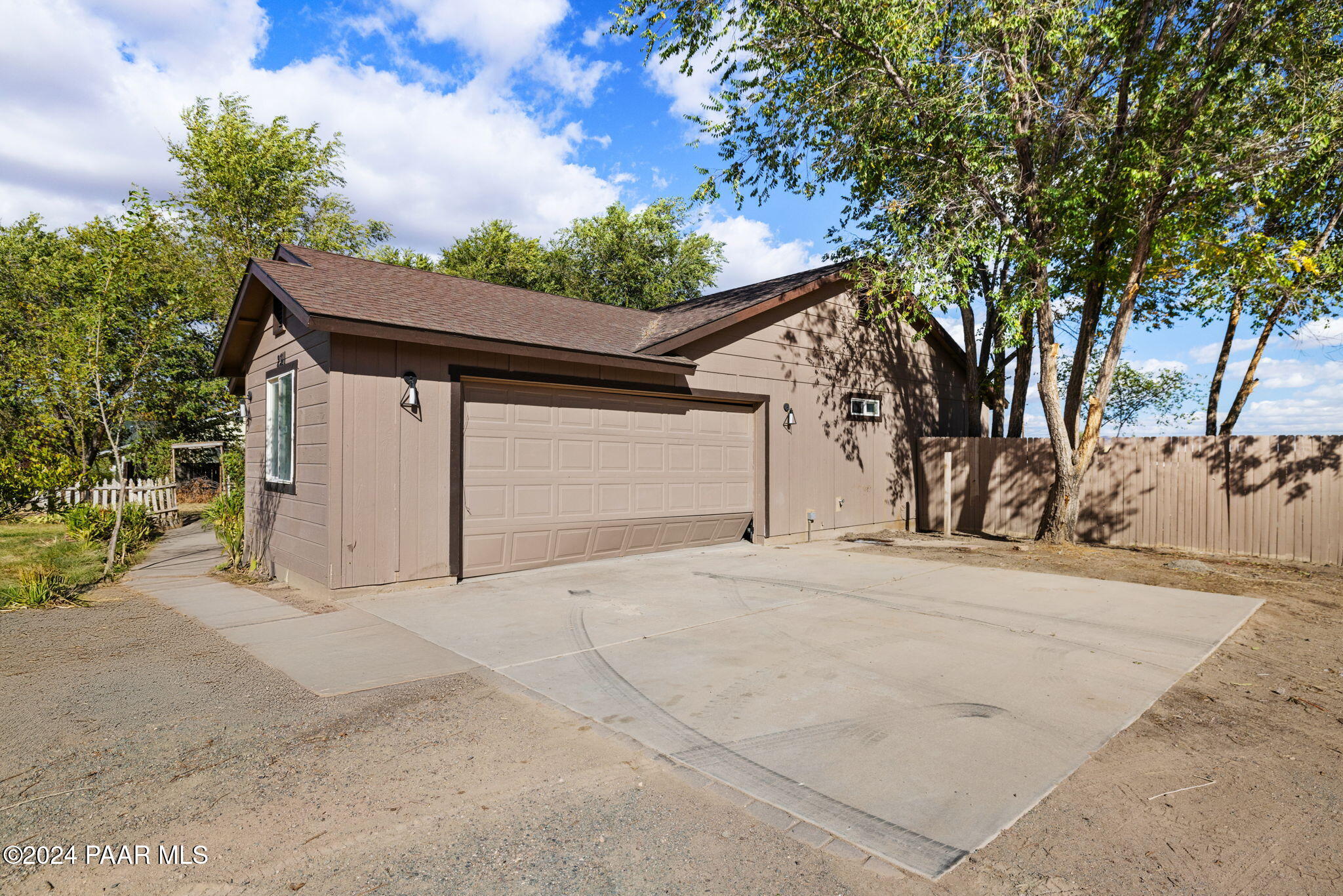 2311 Horseshoe Trail