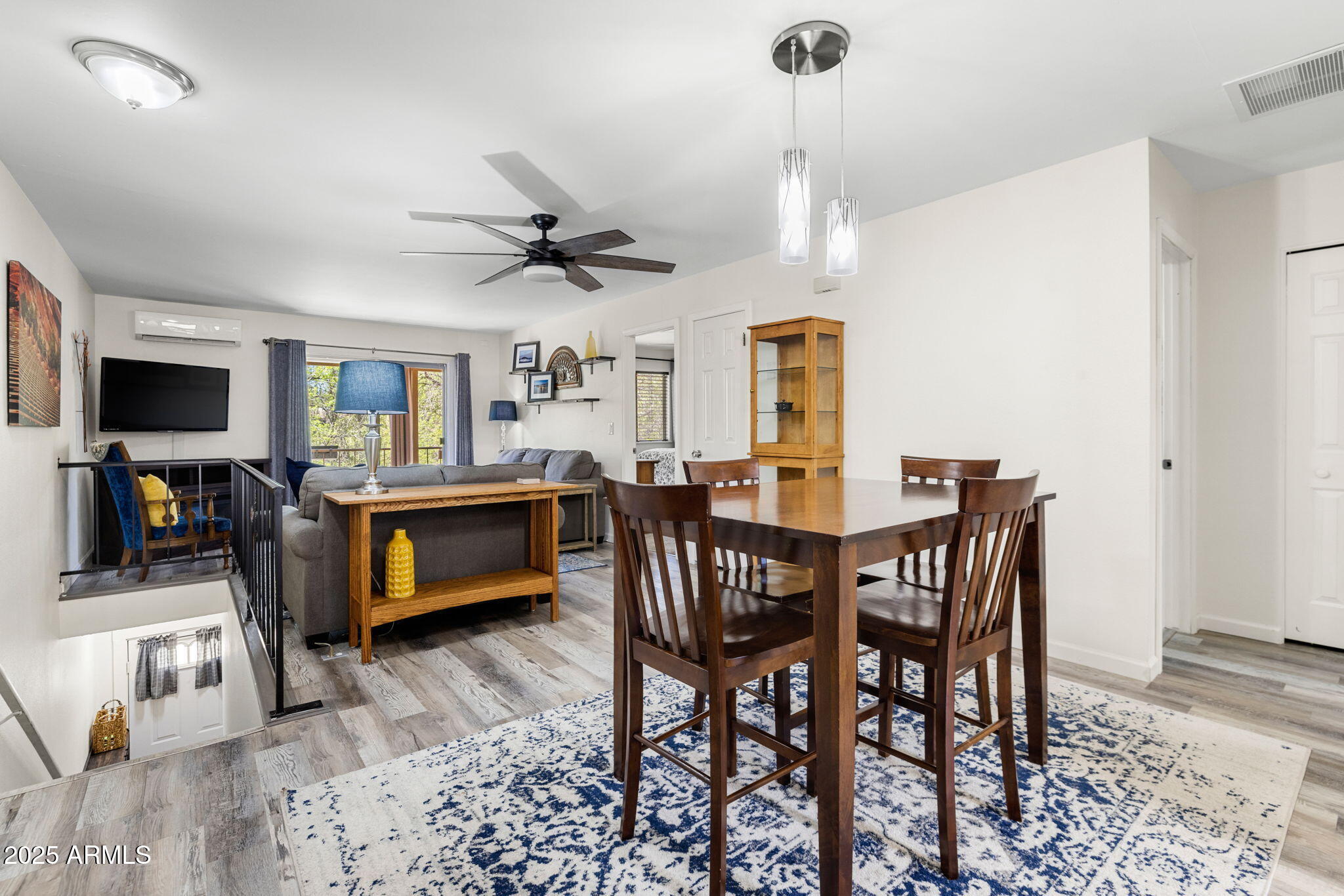 1608 Canada Crescent