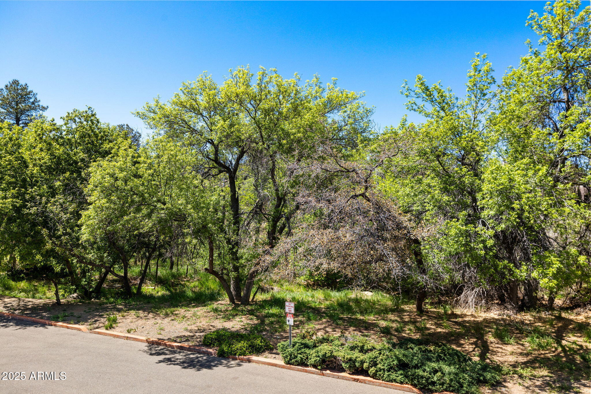 1608 Canada Crescent