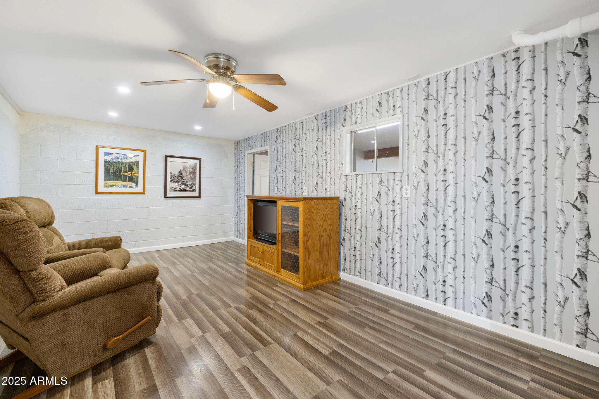 1608 Canada Crescent
