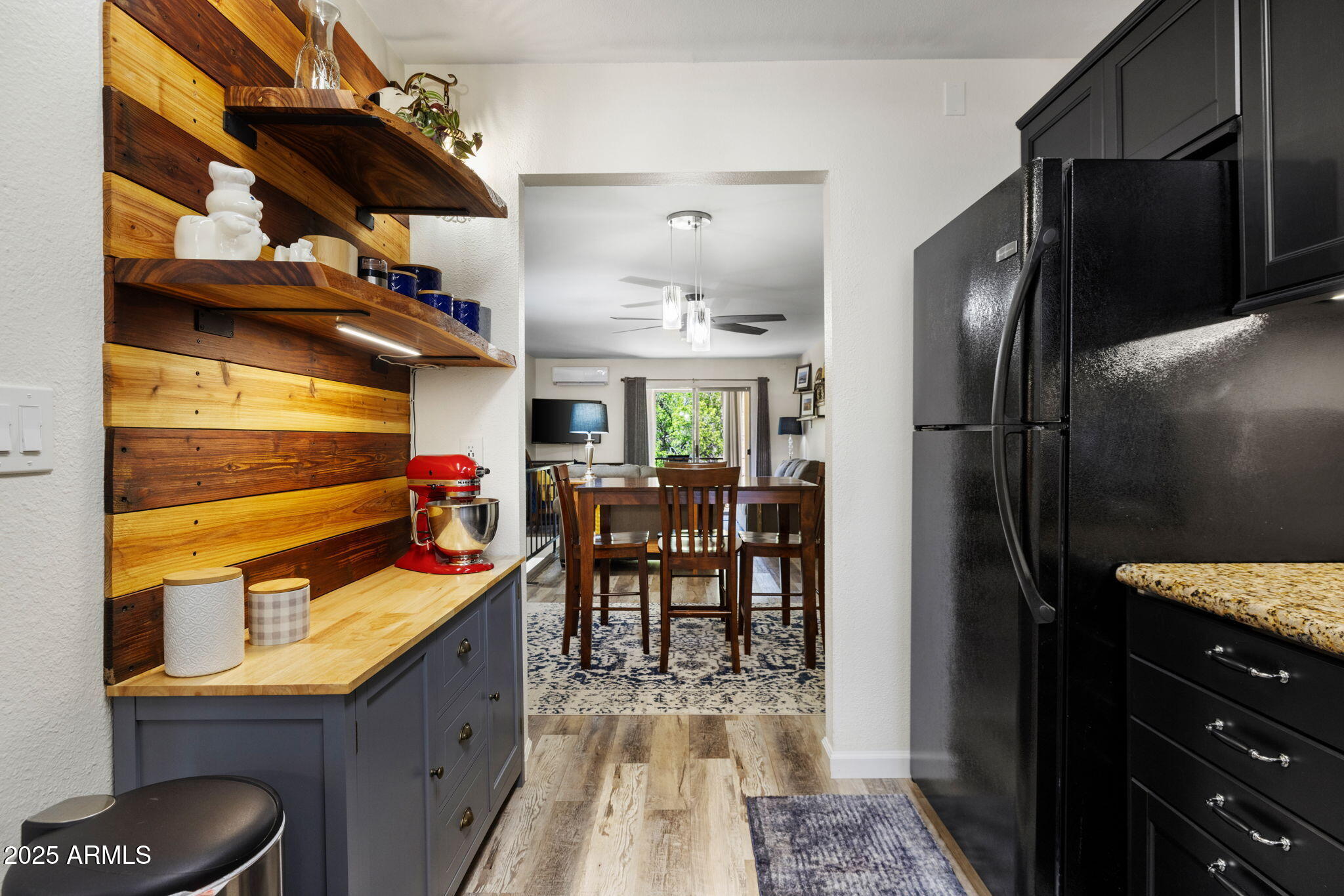 1608 Canada Crescent