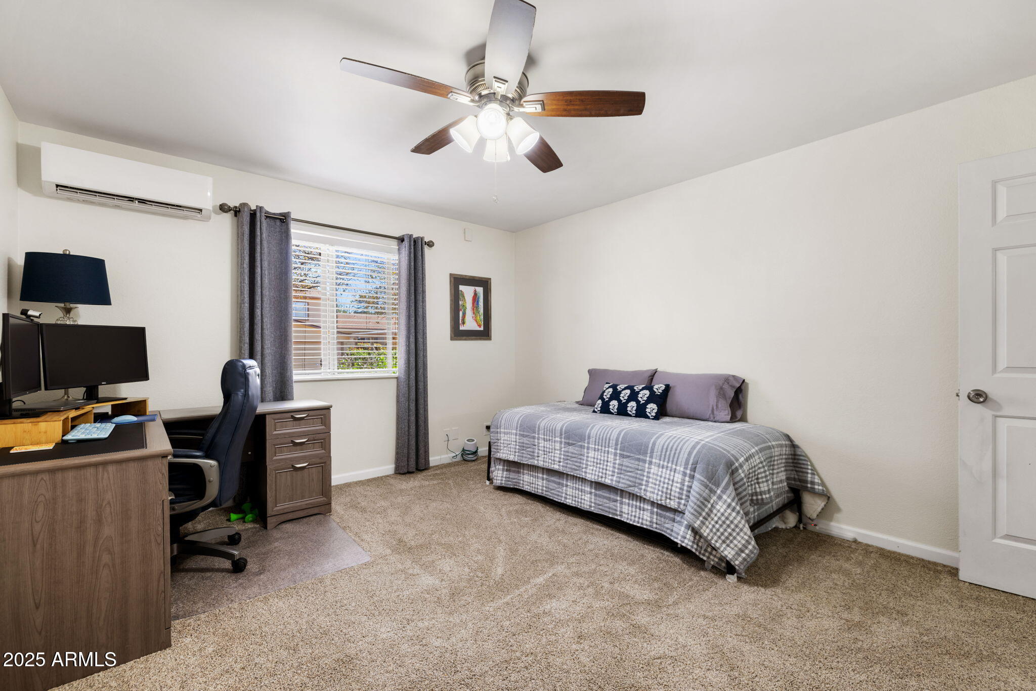 1608 Canada Crescent