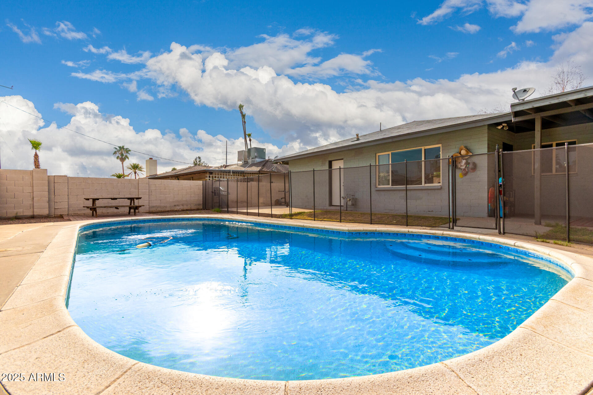 2509 W VILLAGE Drive