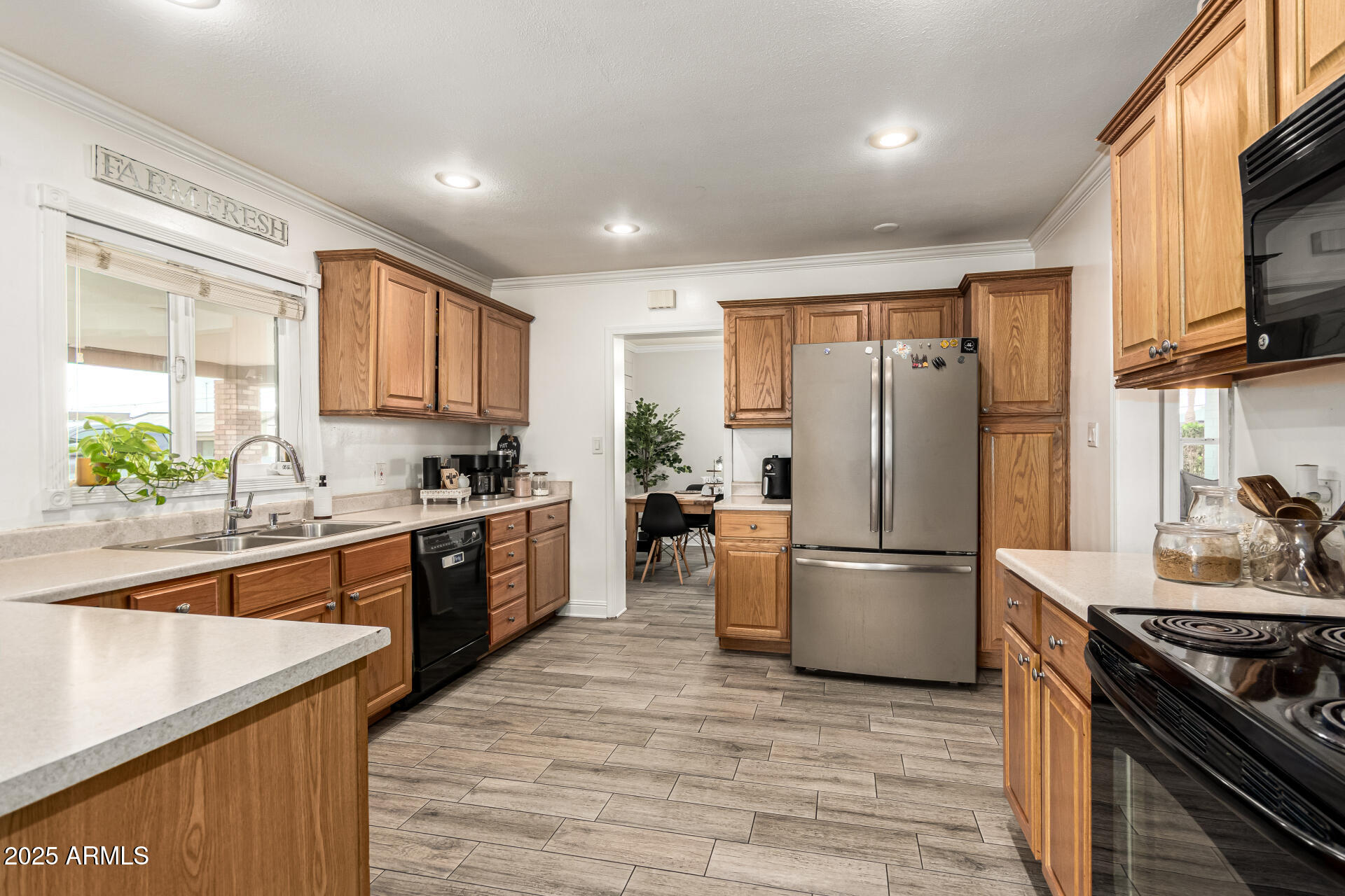 2509 W VILLAGE Drive