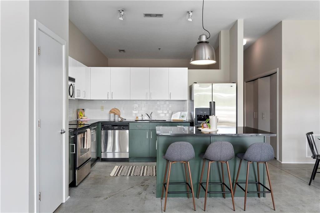 560 Dutch Valley Road NE Unit: 2405