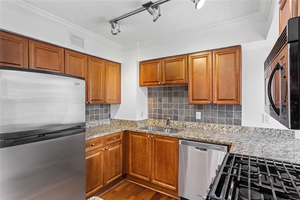 2479 Peachtree Road NE Unit: 816
