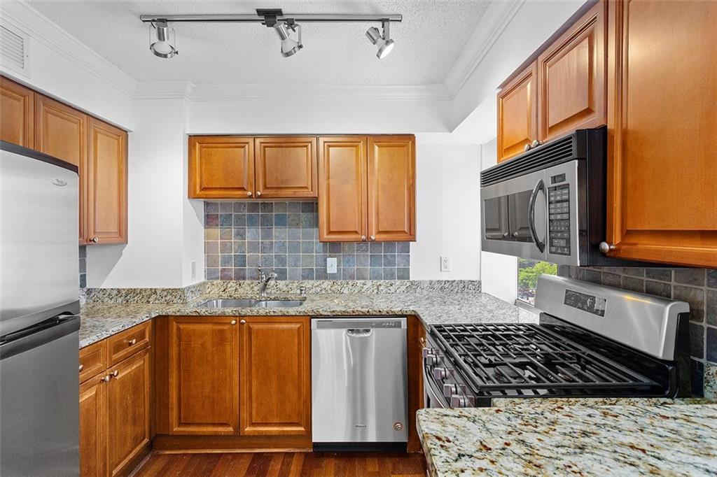 2479 Peachtree Road NE Unit: 816
