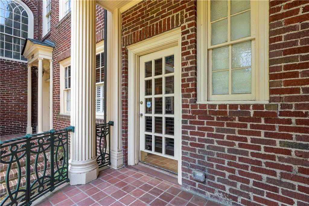 1025 Saint Charles Avenue Unit: B
