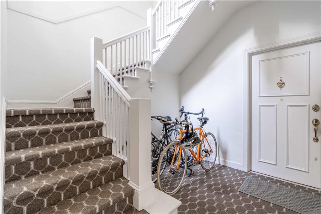 1025 Saint Charles Avenue Unit: B