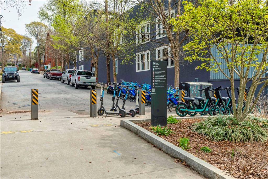 675 Greenwood Avenue NE Unit: 108