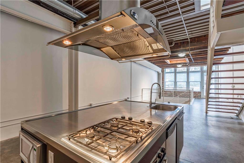 675 Greenwood Avenue NE Unit: 108