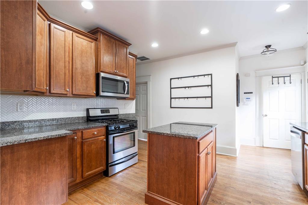 23 Kirkwood Road NE