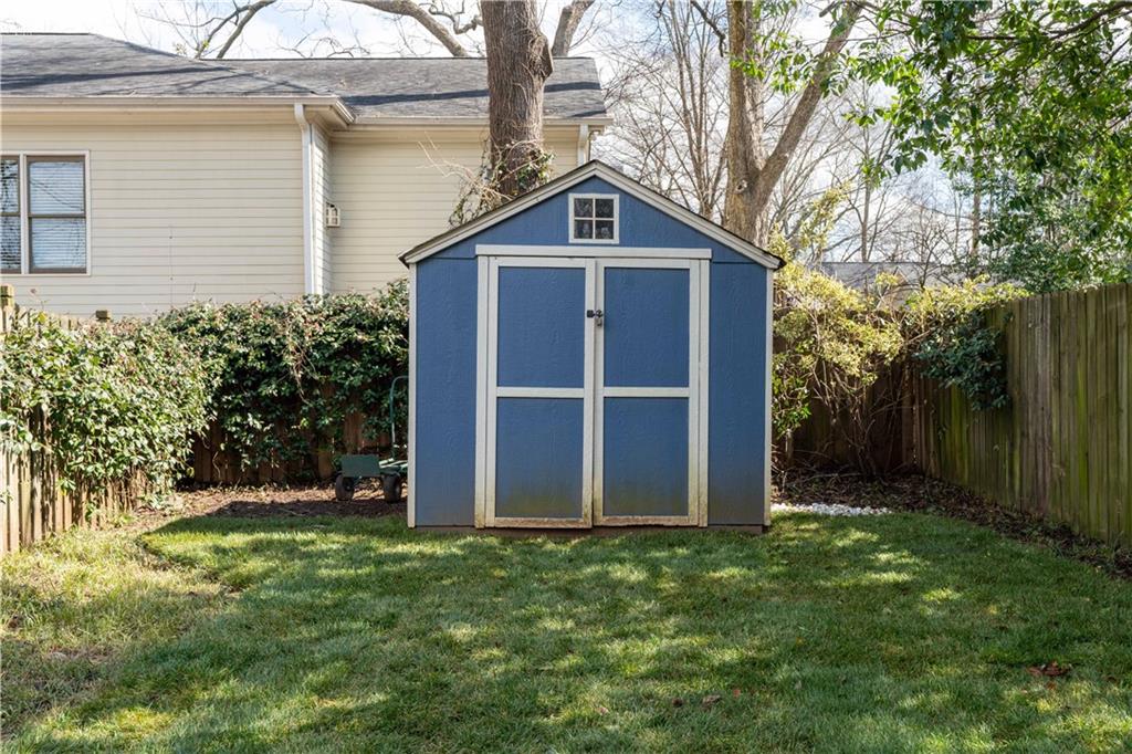 23 Kirkwood Road NE