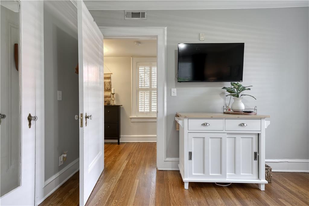 2 Collier Road NW Unit: 9