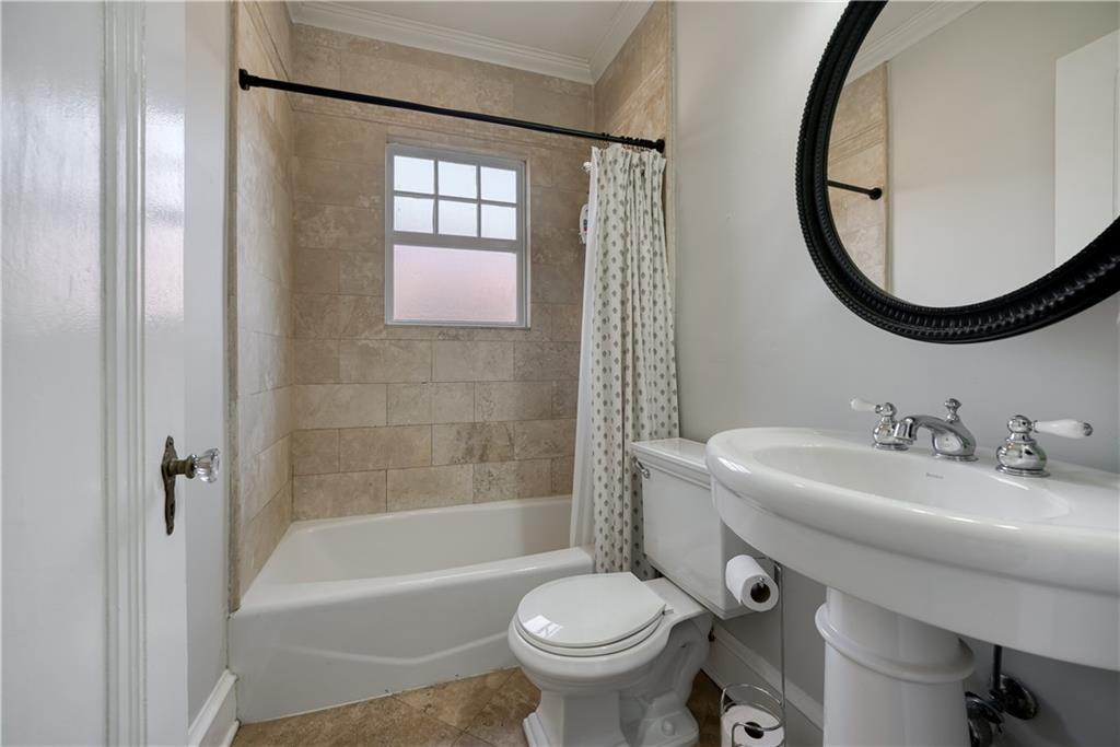 2 Collier Road NW Unit: 9