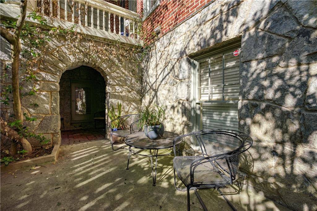 2 Collier Road NW Unit: 9