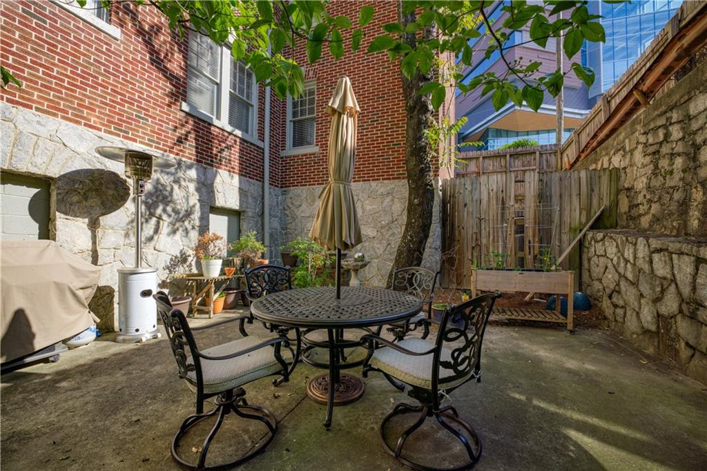 2 Collier Road NW Unit: 9